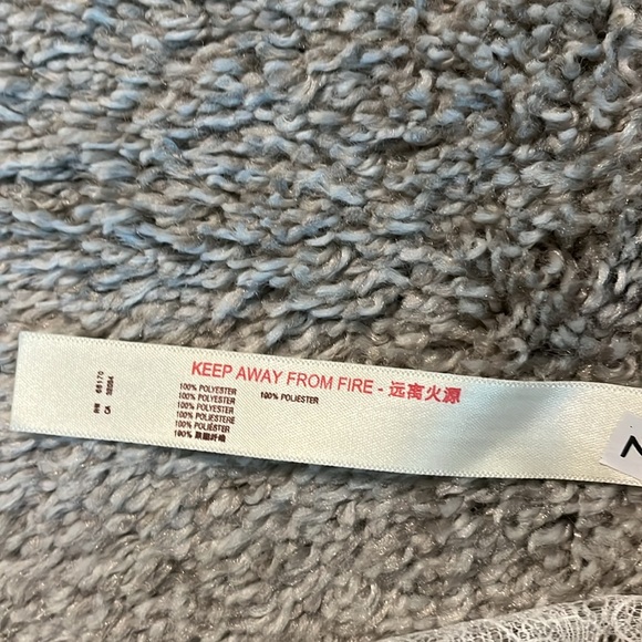 🌻🍂Free People ~Intimately Free 🍂🌻-camisole or tank. 💃🏻Delicate staple piece - Picture 2 of 5